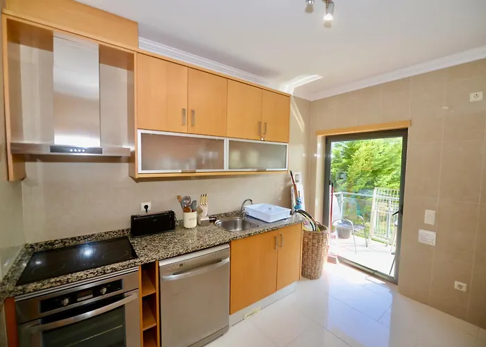 Pebble - 1 Bedroom Sleeps 5 With Pool & Tennis Court Апартаменты