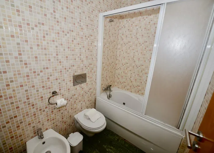Апартаменты Pebble - 1 Bedroom Sleeps 5 With Pool & Tennis Court