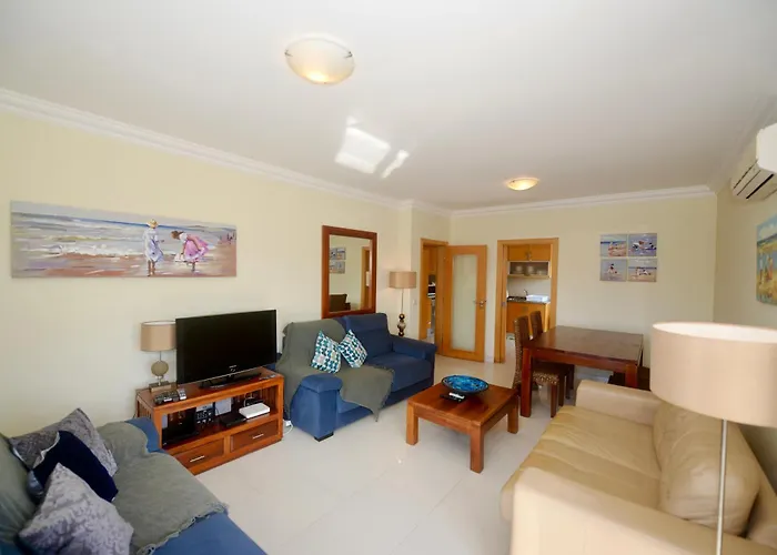 Апартаменты Pebble - 1 Bedroom Sleeps 5 With Pool & Tennis Court