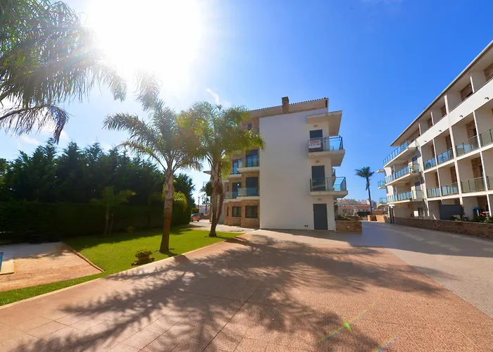 Апартаменты Pebble - 1 Bedroom Sleeps 5 With Pool & Tennis Court *